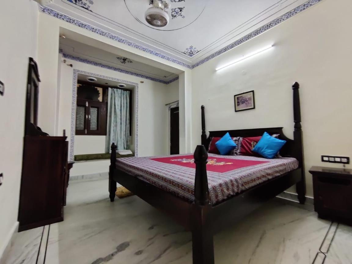 Whereabout Hostel Удайпур Екстериор снимка
