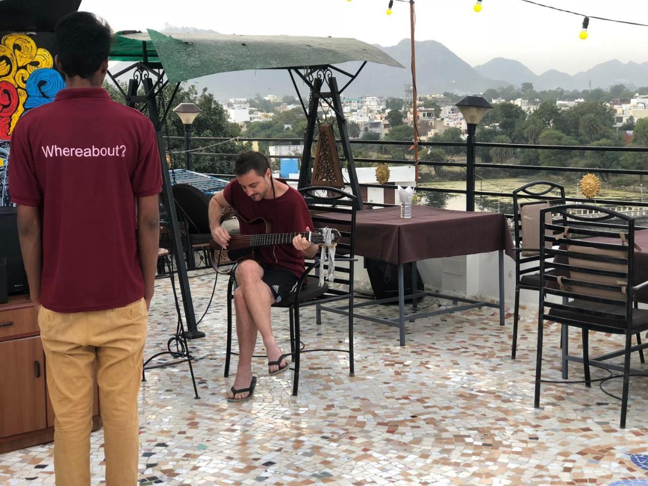 Whereabout Hostel Удайпур Екстериор снимка